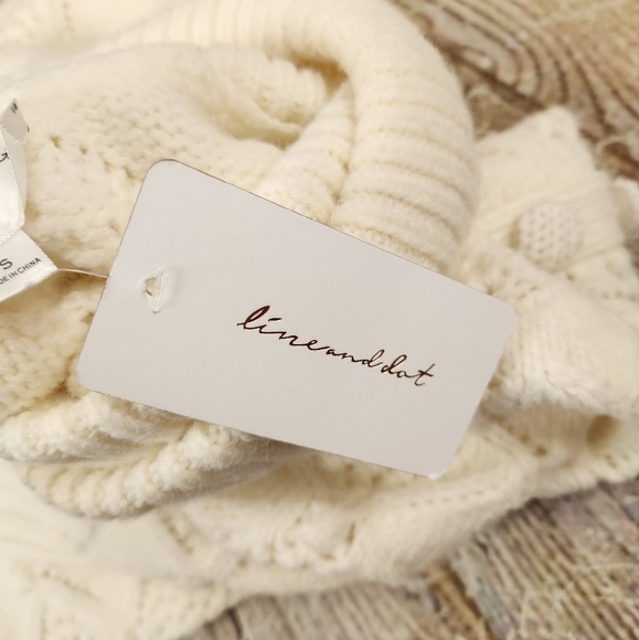 Line & Dot Shirley Turtle Neck Sweater in Ivory Small NWT - Picture 8 of 9